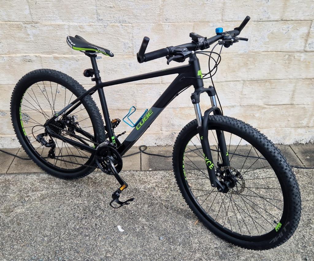 VTT👍CUBE👍24vit👍TOP+ état neuf + options👍Complet👍, Vélos & Vélomoteurs, Vélos | Hommes | Vélos de sport & Vélo de randonnée