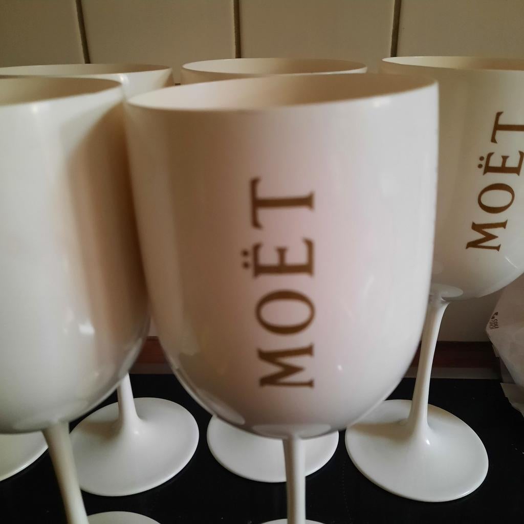 Verres à champagne Moët et Chandon. En plastique. 6 pièces., Enlèvement ou Envoi, Comme neuf