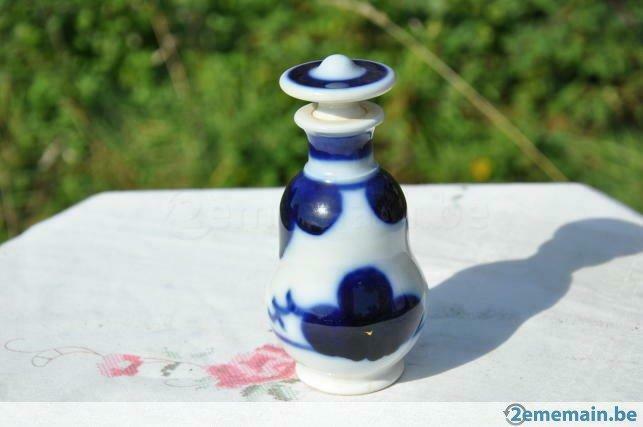 flacon a saké en porcelaine