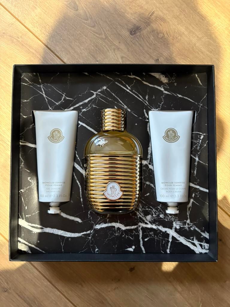 Parfum Moncler, Ophalen, Zo goed als nieuw