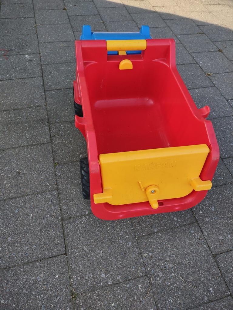 Grote camion met kipbak, Ophalen, Zo goed als nieuw