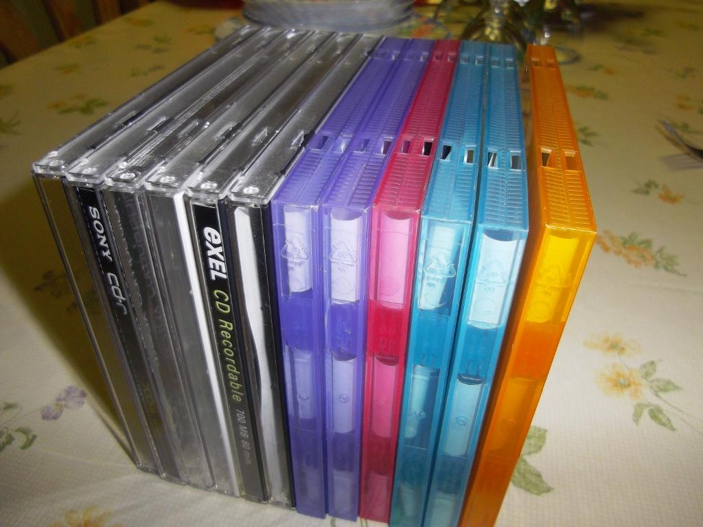 12 Lege CD-Hoezen - Leuke kleurtjes, Cd's en Dvd's, Cd's | Overige Cd's, Zo goed als nieuw, Ophalen of Verzenden