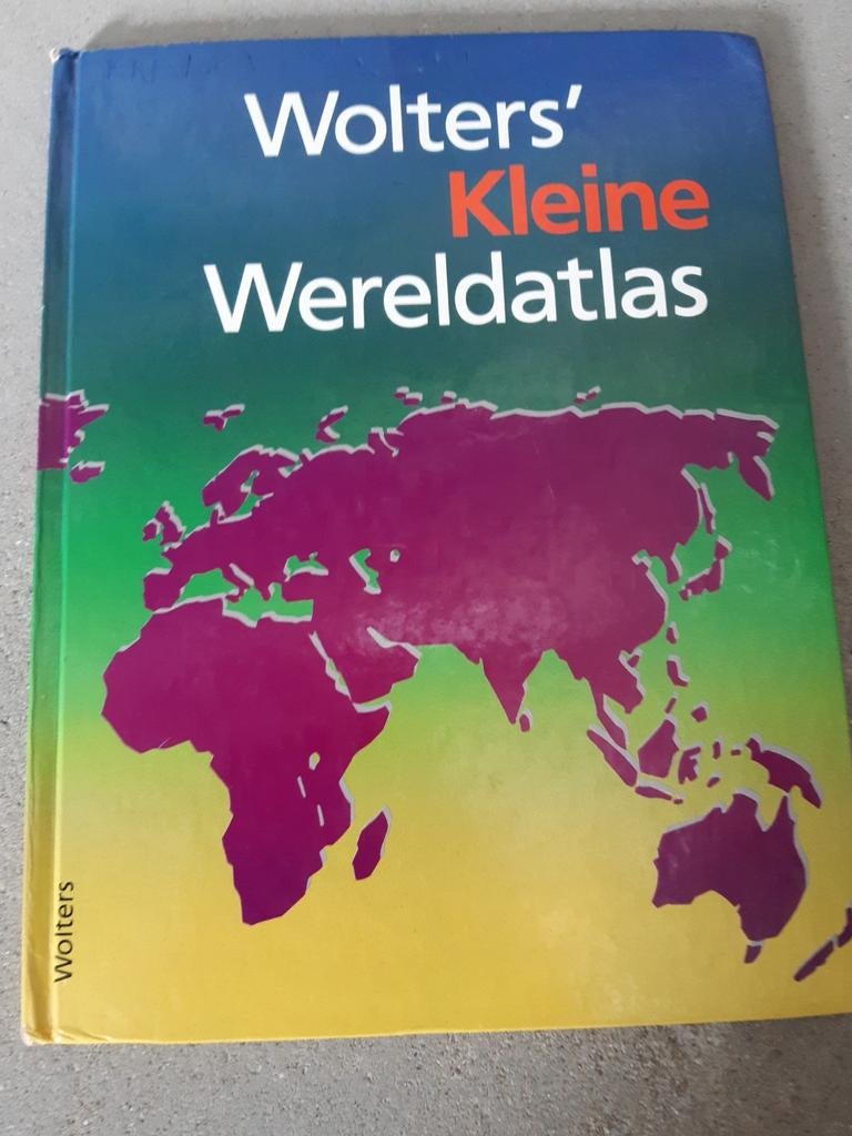 Wolters Kleine Wereldatlas, Boeken, Ophalen of Verzenden, Gelezen