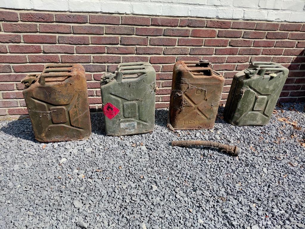 jerrycans 4 stuks (in lot of per stuk), Verzamelen, Militaria | Algemeen, Ophalen, Overige soorten, Overige typen