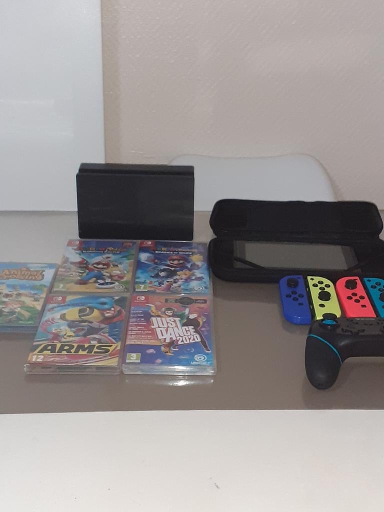 Nintendo  switch zonder lader met dubbele  glas, Ophalen, Zo goed als nieuw