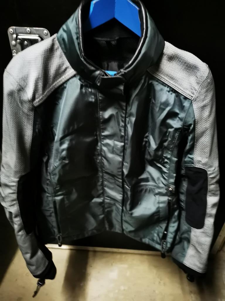 Bmw Motorrad light N easy motorjas Maat 44, Motoren, BMW Motorrad, Jas | textiel, Kinderen, Ophalen of Verzenden