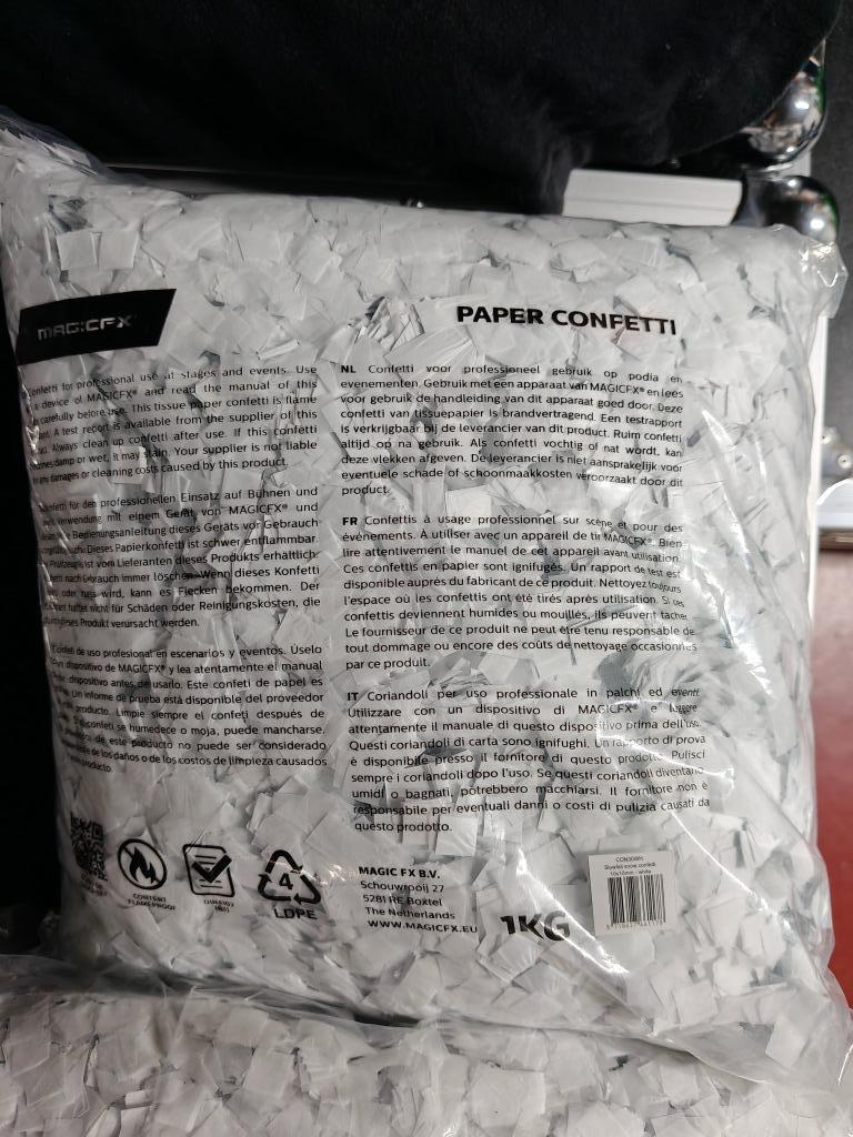 Magic FX CON30WH SF paper snowflakes 10 x 10mm bulkbag 1kg, Enlèvement ou Envoi, Neuf, Autres types, Couleur