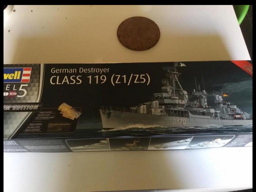 Revell 1/144 german destroyer platinium edition, Hobby & Loisirs créatifs, Modélisme | Bateaux & Navires, Enlèvement, Comme neuf