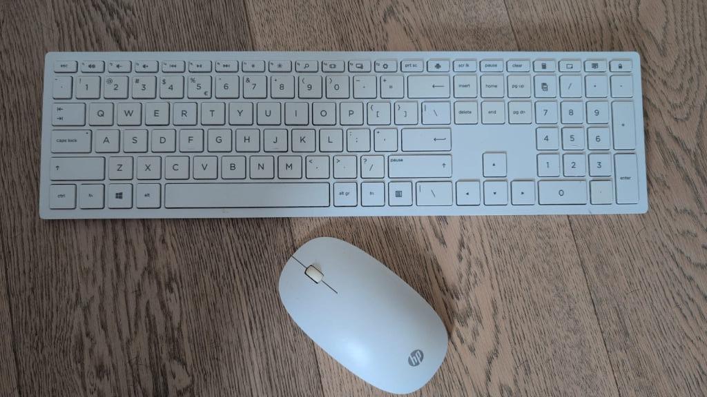 QWERTY HP Pavilion 600 Draadloos Toetsenbord Wit, Ophalen of Verzenden, Zo goed als nieuw, Draadloos, Qwerty