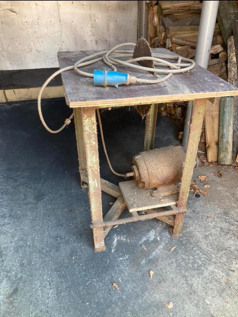 Oude zaagtafel tafelzaag antiek ding zaagmachine, Doe-het-zelf en Bouw, Ophalen