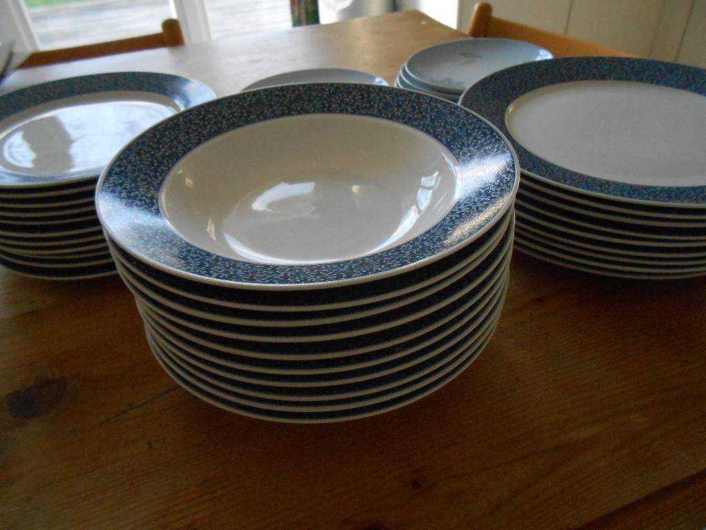 Vaisselle assiettes plates, creuses et à dessert  TBE, Enlèvement, Comme neuf, Assiettes(s)