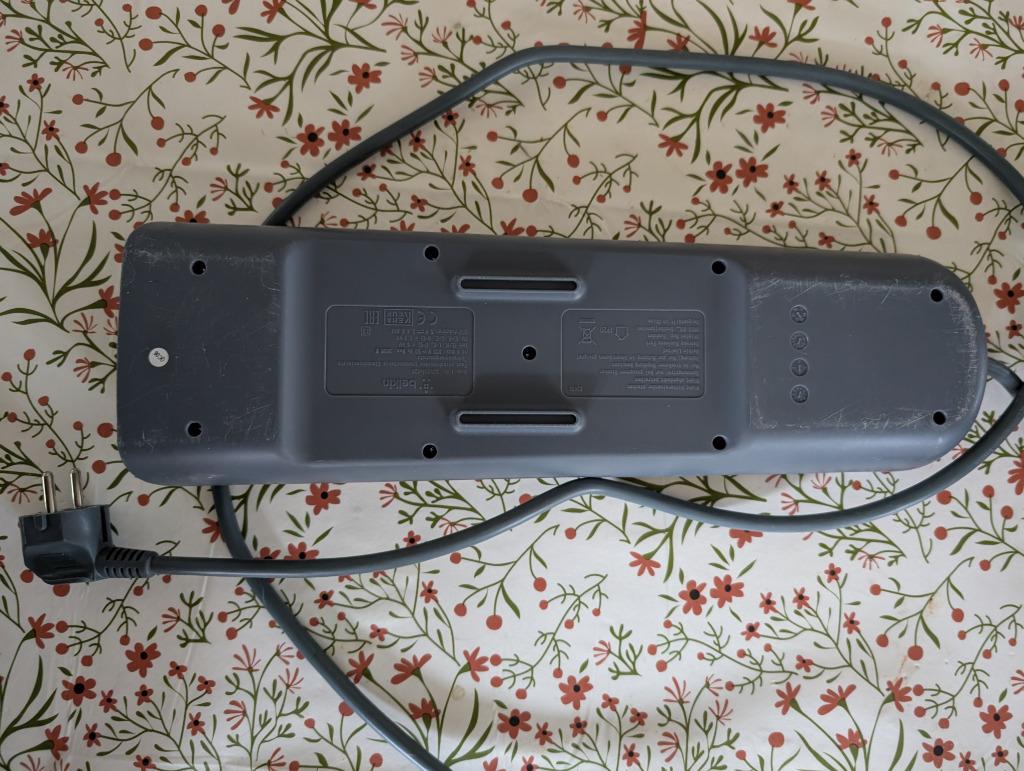 Belkin 8-voudige stekkerdoos met 2 USB-aansluitingen (werkt), Ophalen of Verzenden, Gebruikt, Overige typen