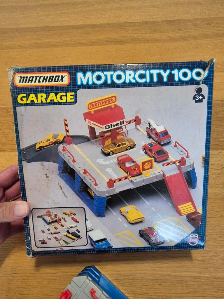 Garage motorcity 100 Matchbox, een paal ontbreekt (foto), Ophalen of Verzenden, Gebruikt