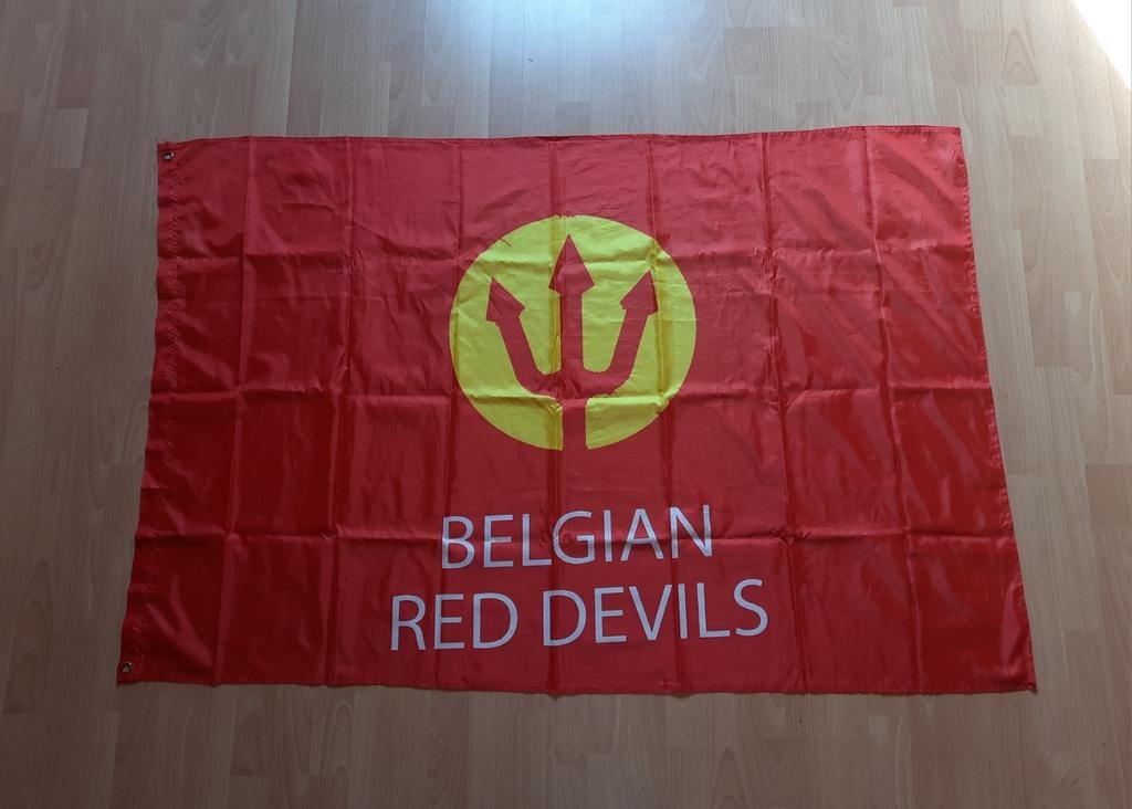 Grand drapeau - Diables rouges belges, Divers, Drapeaux & Banderoles, Comme neuf, Enlèvement ou Envoi