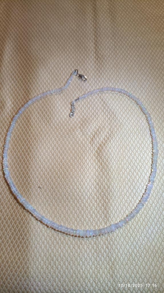 Collier en argent massif avec opale naturelle d'Éthiopie, Neuf, Enlèvement ou Envoi, Réglable, Argent