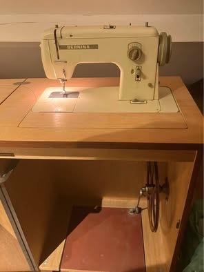 Bernina 717 naaimachine - WERKT NIET, Hobby & Loisirs créatifs, Machines à coudre & Accessoires, Utilisé, Machine à coudre, Bernina