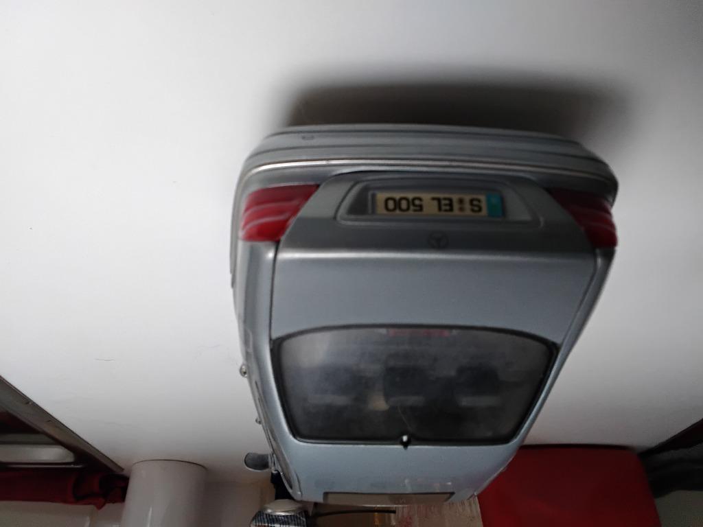 Model, Enlèvement, Comme neuf, Voiture