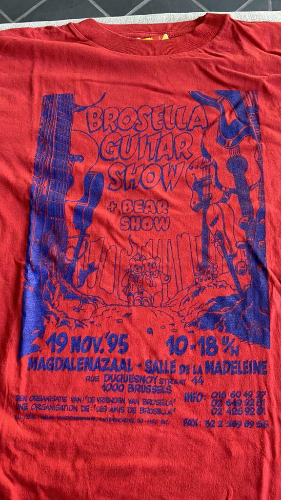 Dirk stallaert guitar and bear show 1995 T-shirt, Ophalen, Nieuw