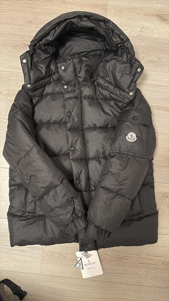 Moncler maya matte, Ophalen of Verzenden, Zo goed als nieuw, Zwart