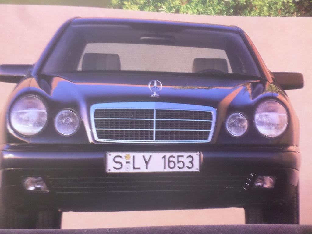 Mercedes E Klasse 200 220 290 300 W210 0898 Brochure, Livres, Autos | Brochures & Magazines, Enlèvement ou Envoi, Mercedes