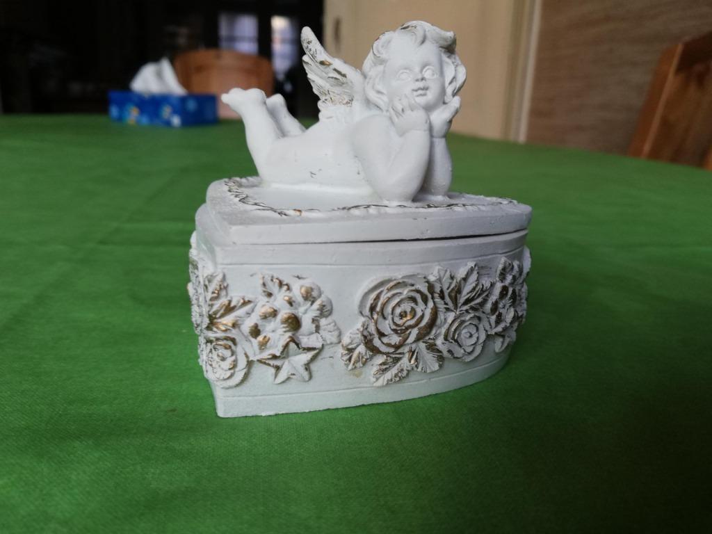 VINTAGE HARTVORMIG POTJE MET ENGEL in zeer goede staat B 7cm, Antiek en Kunst, Antiek | Porselein, Ophalen of Verzenden