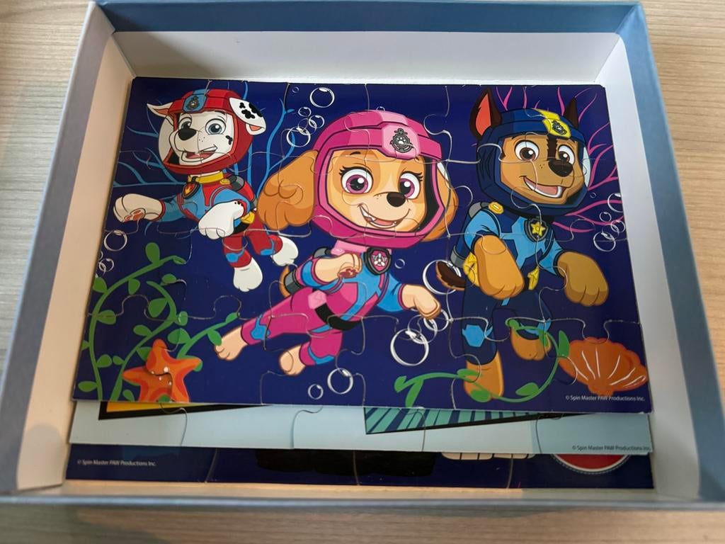 4 puzzels Paw Patrol - Vanaf 3 jaar, Enlèvement ou Envoi, 10 à 50 pièces, Comme neuf, 2 à 4 ans