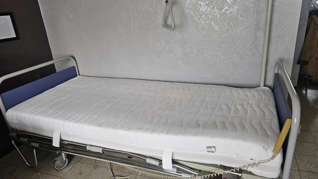 Electrisch ziekenhuisbed 90 cm, Huis en Inrichting, Slaapkamer | Slaapbanken, Ophalen, 90 cm