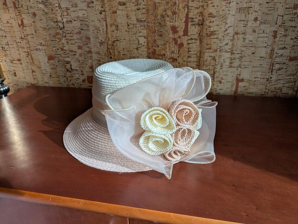 Superbe chapeau pour la communion ou la suite, Enlèvement ou Envoi, Comme neuf, Chapeau
