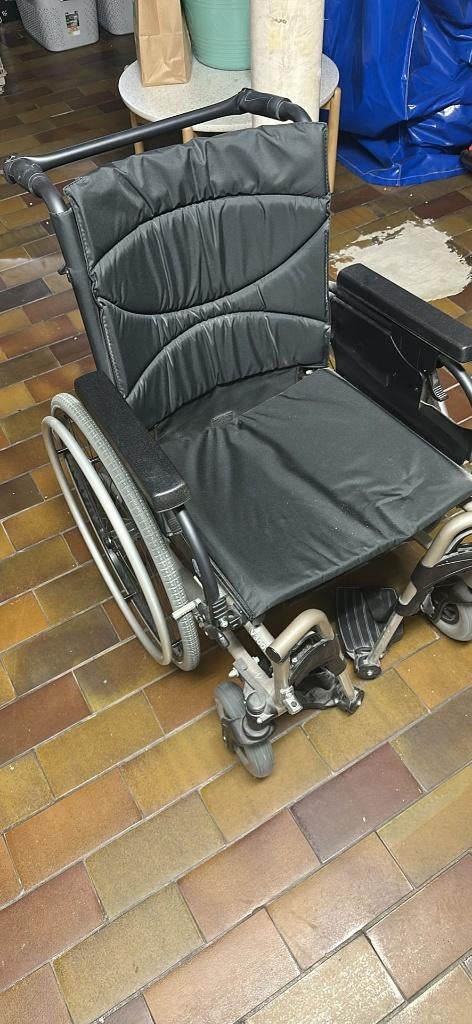 Vermeiren Rolstoel v300 (niet plooibaar), Ophalen, Zo goed als nieuw, Duwrolstoel