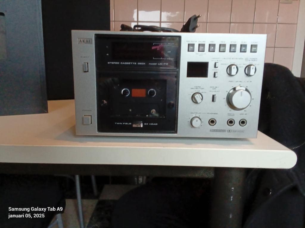 Akai UC-F5 cassettedeck, Enlèvement, Akai