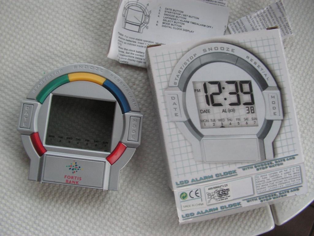 Petite horloge LCD Fortis. Nouveau., Enlèvement ou Envoi, Neuf, Autres types