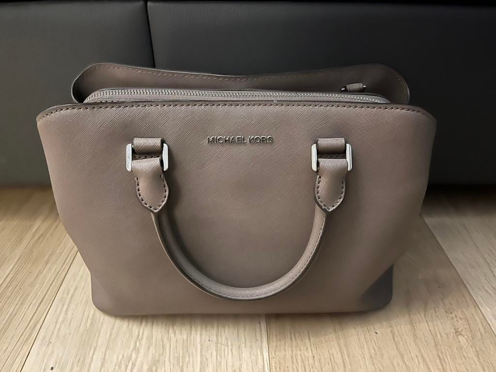 Sac à main Michael Kors taupe Savannah, neuf avec étiquette, Enlèvement ou Envoi, Neuf, Brun, Sac à main