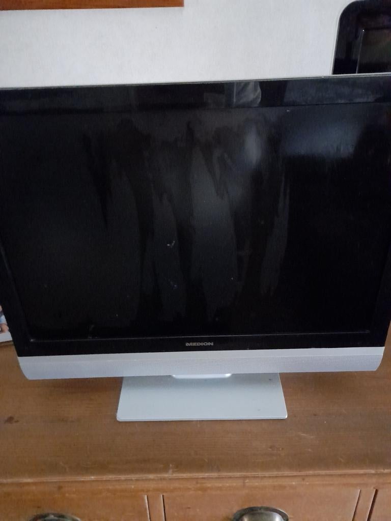 Scherm of tv, Computers en Software, Monitoren, Ophalen, Gebruikt, Medion