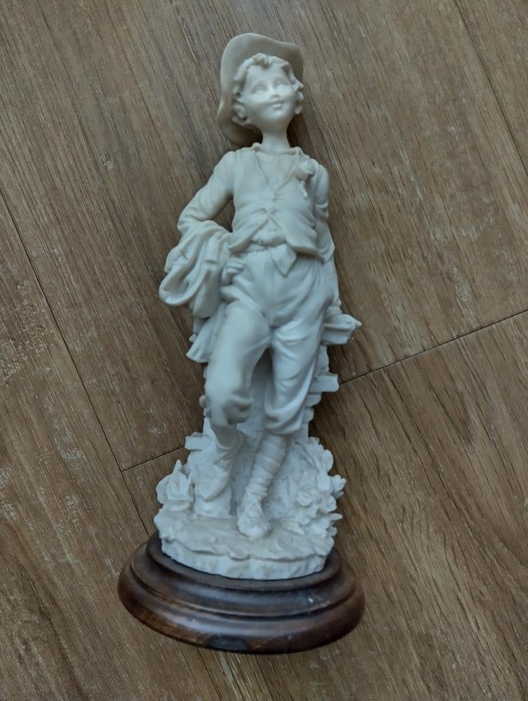 Statue vintage d'un jeune berger, Enlèvement, Comme neuf, Humain