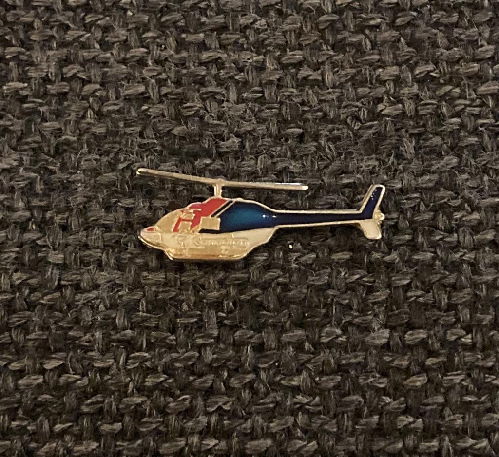 PIN - HELIKOPTER - HELICOPTER - HÉLICOPTÈRE, Envoi, Utilisé, Transport, Insigne ou Pin's
