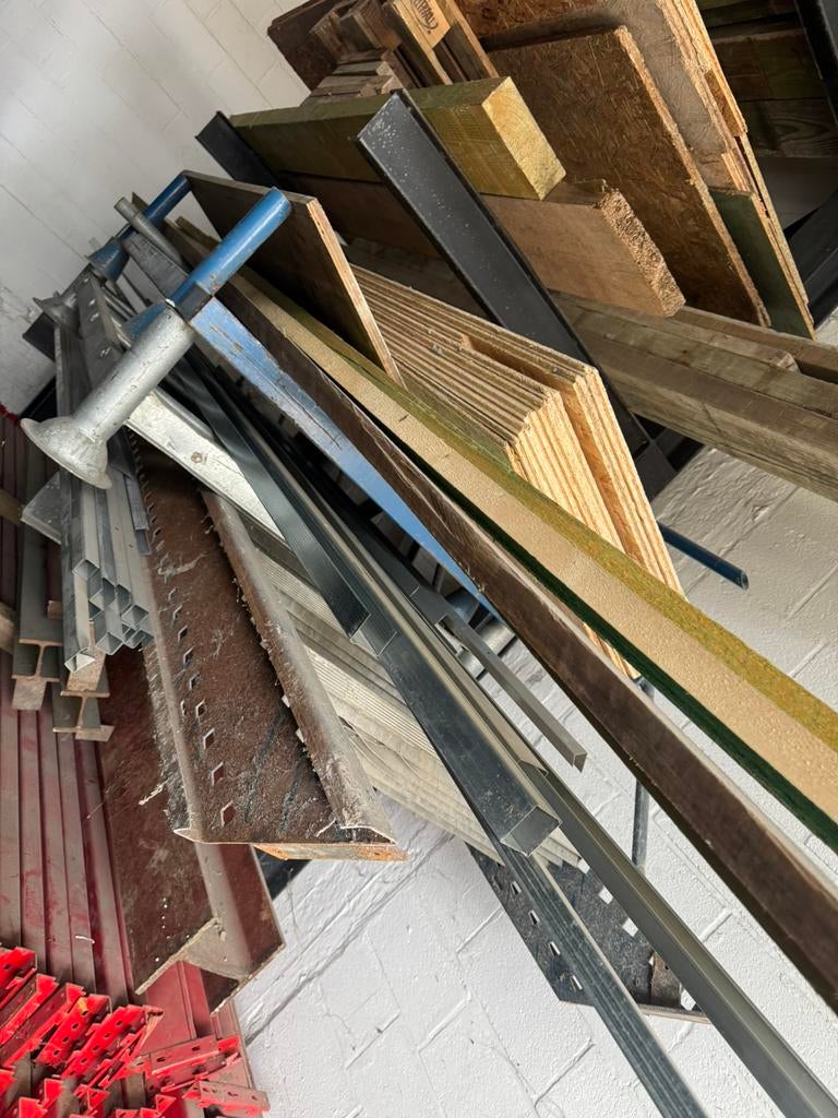 Metalen trap, Doe-het-zelf en Bouw, Ophalen, Zo goed als nieuw, Trap