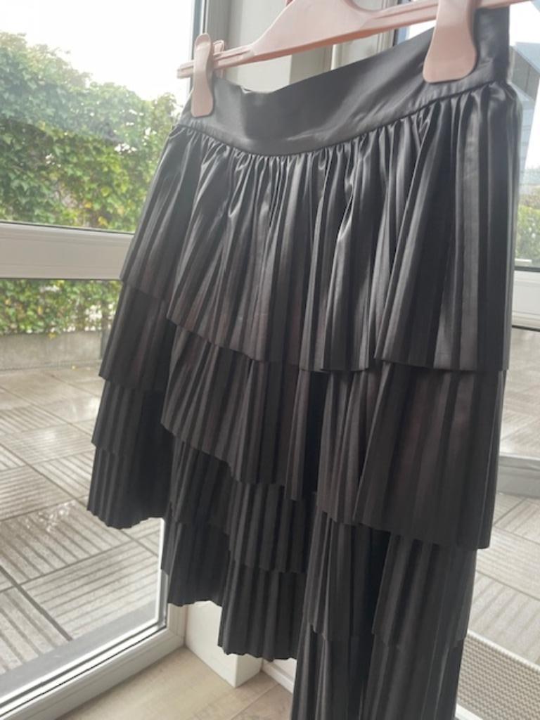 Guess rok zwart lederlook ALS NIEUW, Vêtements | Femmes, Guess, Enlèvement ou Envoi, Au-dessus du genou, Comme neuf