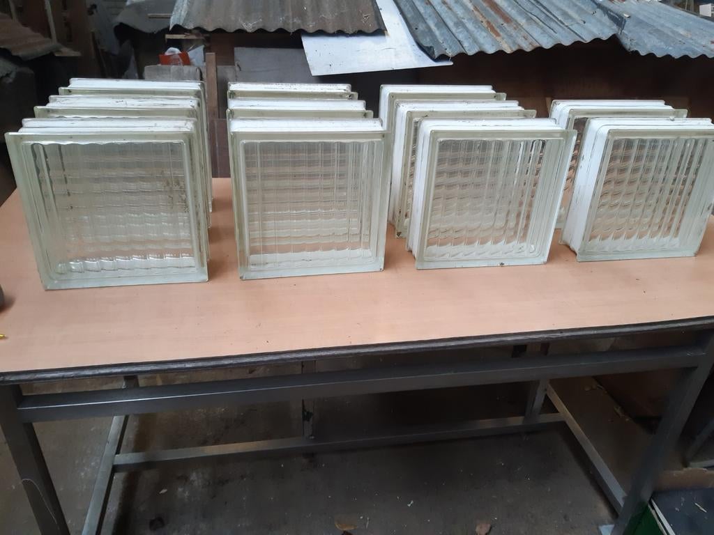 11  grote glasdallen 30 op 30 cm, Ophalen