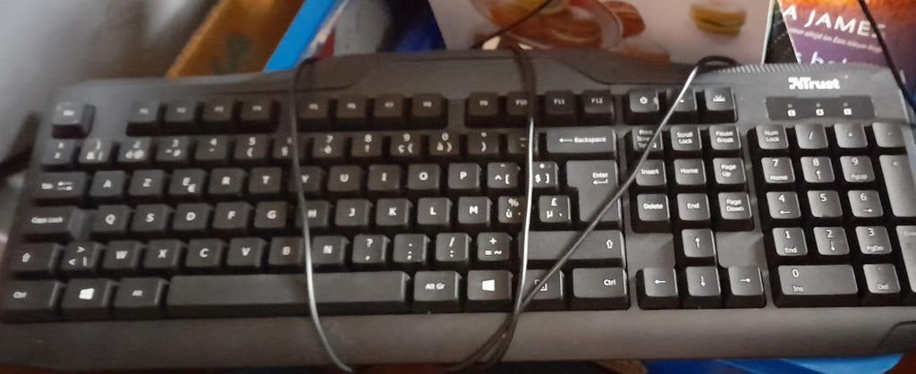 Clavier, Enlèvement ou Envoi, Comme neuf, Filaire, Trust
