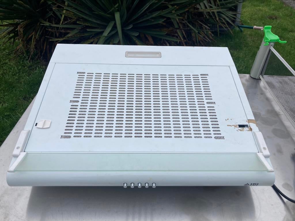 Casquette aspirante blanche FAR. Bon état !, Utilisé