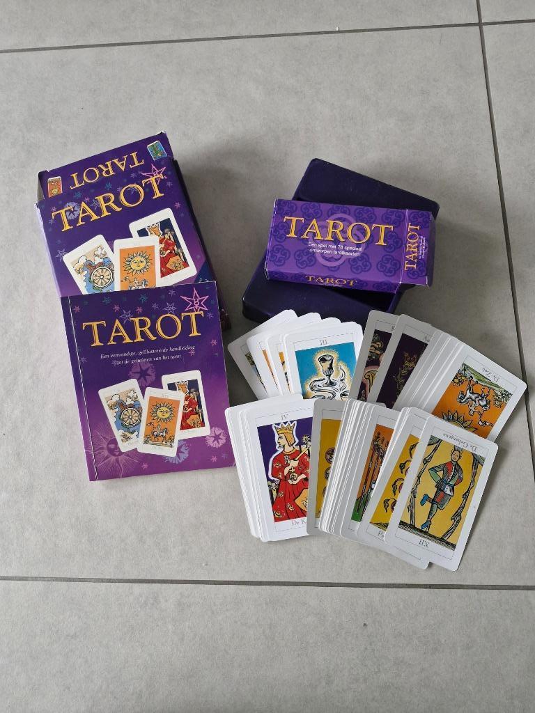 Tarot kaarten + boek, Livres, Envoi, Tarot ou Tirage de Cartes, Manuel d'instruction