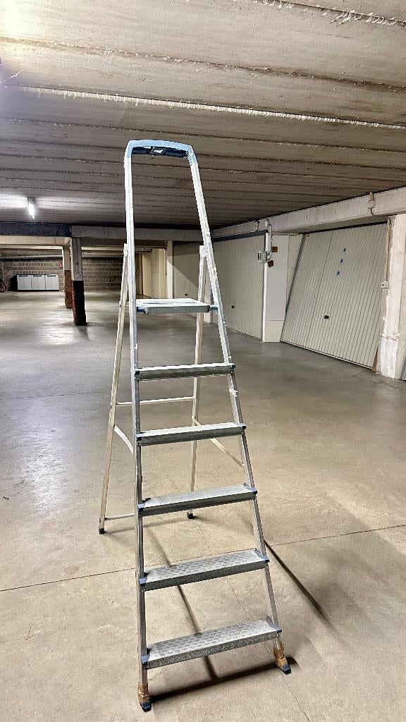 HUISHOUDLADDER :HOOGTE 2 METER, Doe-het-zelf en Bouw, Ladders en Trappen, Ophalen, Gebruikt, Ladder