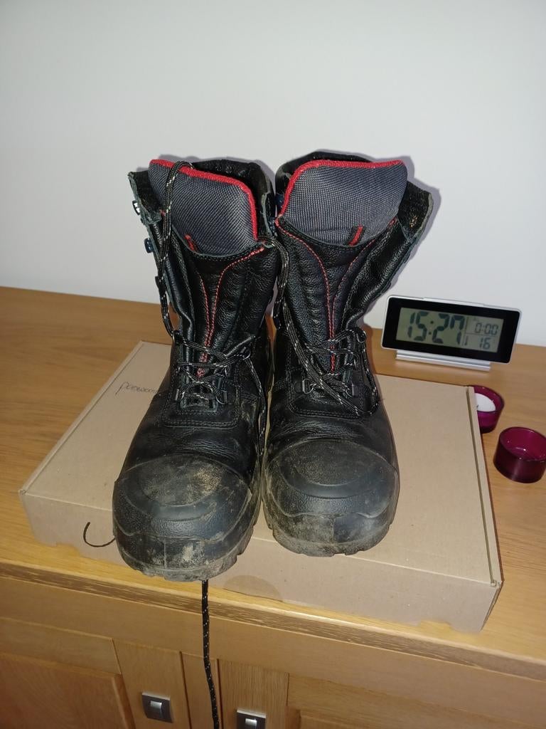 Werkschoenen voor de winter 1 maal gedragen maat 41, Ophalen
