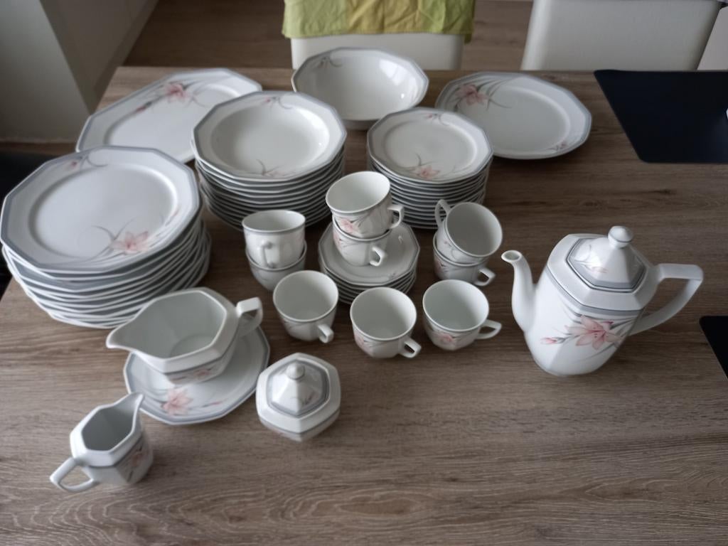 Eet en koffieservies, Enlèvement