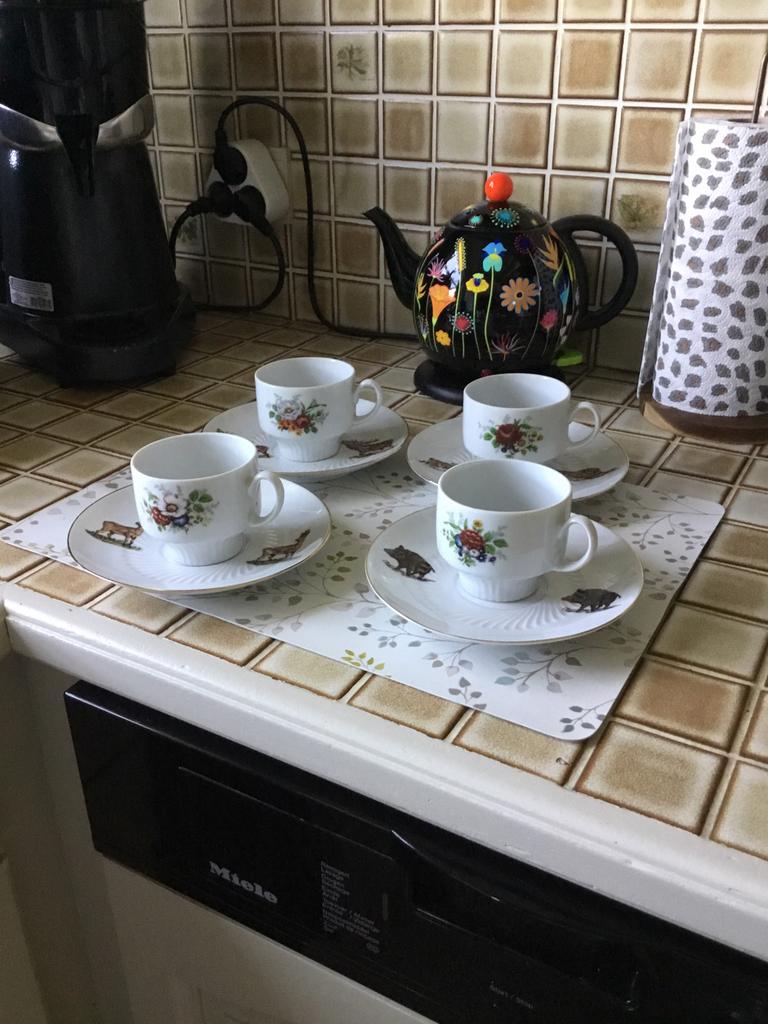 4 kopjes met schoteltje Kronester  bavaria, Ophalen of Verzenden