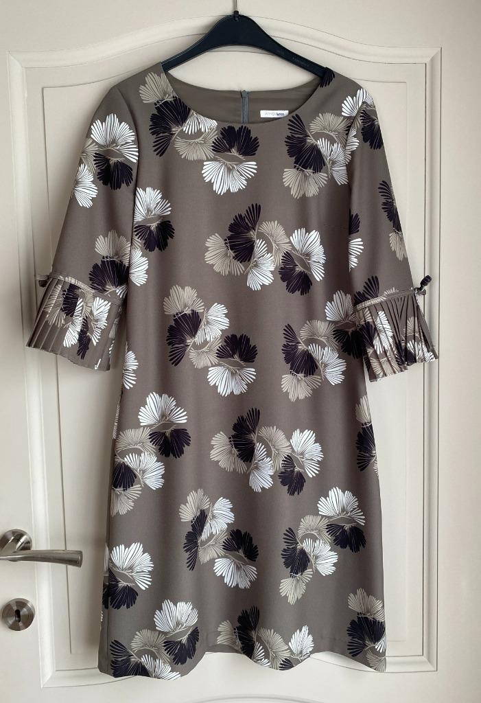 Kaki jurk met bloemenprint Atmos fashion (38), Maat 38/40 (M), Atmos fashion, Ophalen of Verzenden, Zo goed als nieuw