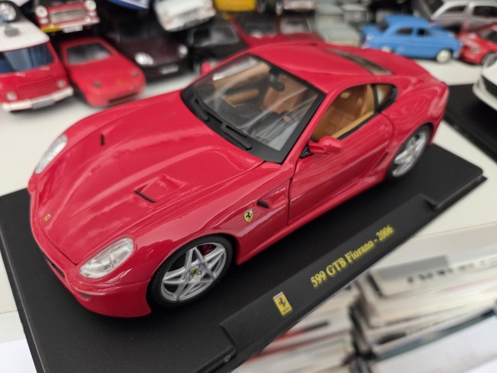 Miniatures Ferrari 1/24, Collections, Enlèvement ou Envoi, Comme neuf