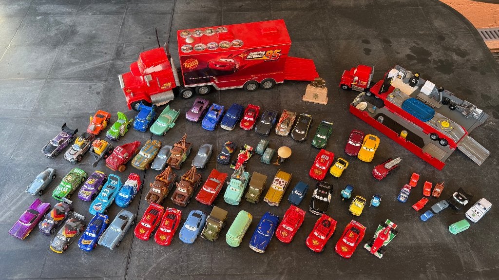Lot voitures dessin animé CARS Disney Pixar Mattel 1/55, Kinderen en Baby's, Speelgoed |Speelgoedvoertuigen, Ophalen of Verzenden