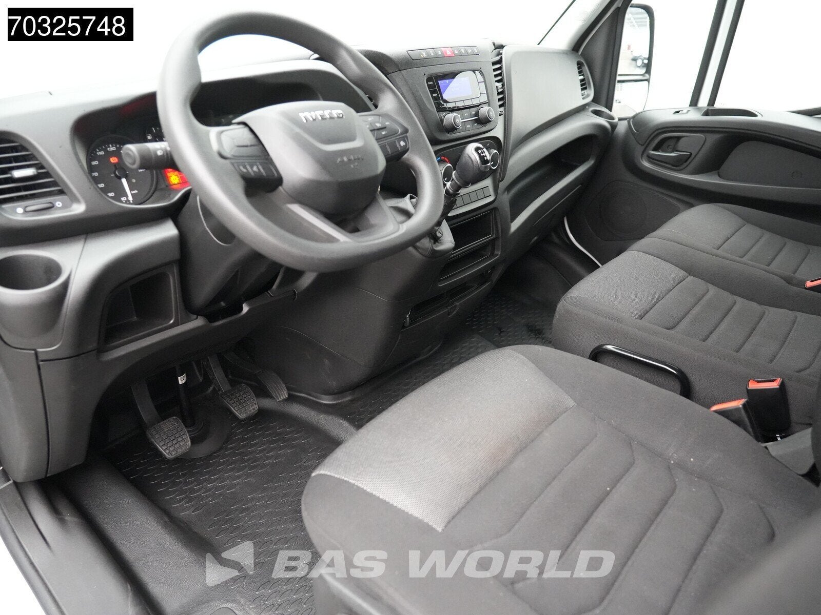 Iveco Daily 35C16 3.0L Laadklep Dubbellucht 160PK Bakwagen A, Auto's, Bestelwagens en Lichte vracht, Stof, Gebruikt, Euro 6, 4 cilinders