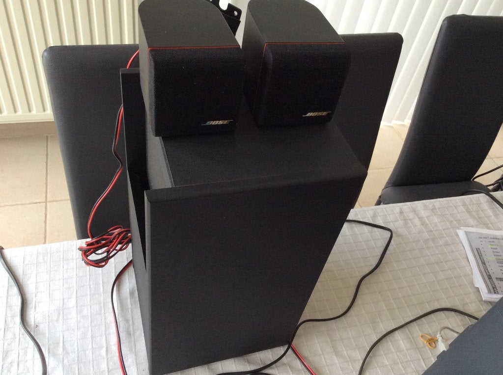 Bose Acoustimass  3 seriesIII  speaker system, Audio, Tv en Foto, Luidsprekerboxen, Inclusief muurbeugels, Speakerset, Ophalen of Verzenden